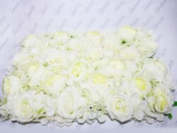 Гірлянда з білих квітів