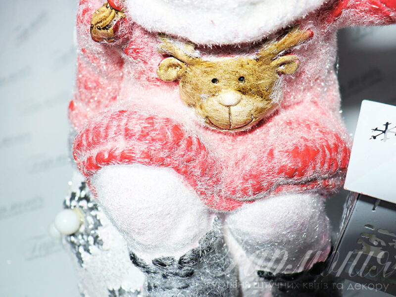 Фігурка «Дівчинка з ліхтариком на сніговій кулі» 18586 Н/Р